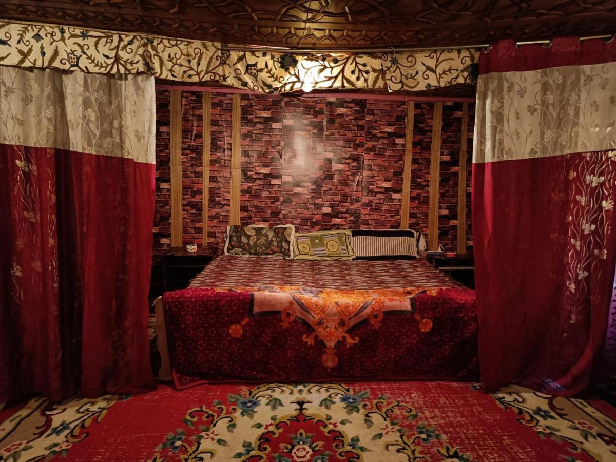 Island Homestay Srīnagar 외부 사진